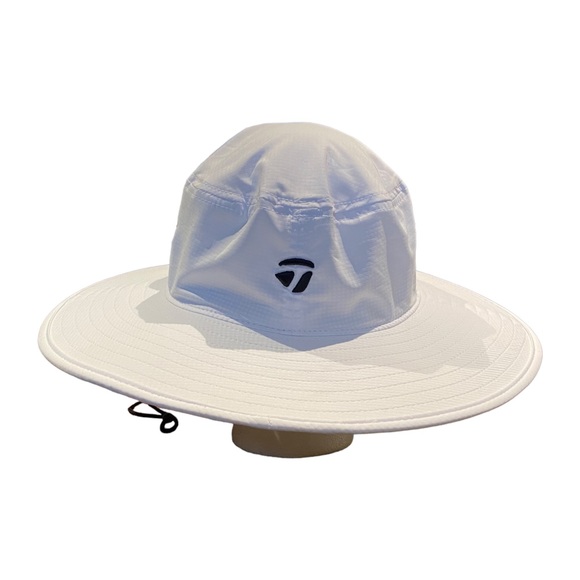 SOLD | NWOT TaylorMade Metal Eyelit Bucket Hat - Picture 3 of 5